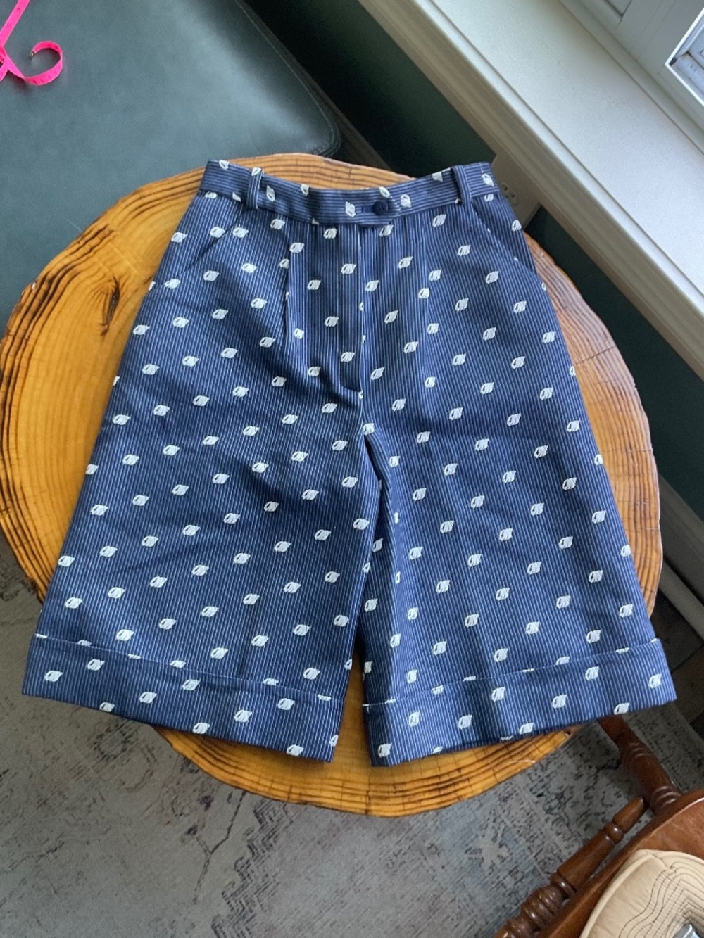 Valentino Boutique Vintage Shorts Pants Embroidered Seashells